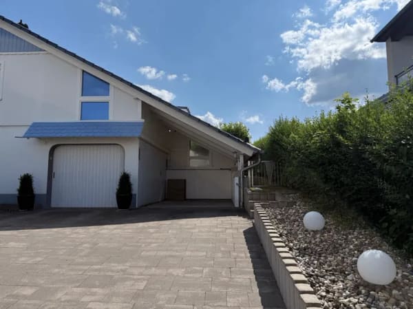 Immobilie in Herleshausen - Großzügiges Einfamilienhaus mit 187 m² Wohnfläche, großer Terrasse, Sauna und idyllischem Garten - Bild 1
