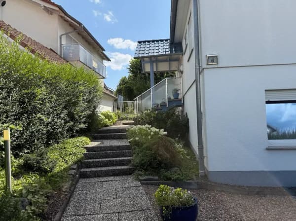 Immobilie in Herleshausen - Großzügiges Einfamilienhaus mit 187 m² Wohnfläche, großer Terrasse, Sauna und idyllischem Garten - Bild 2