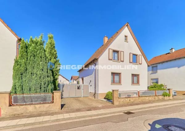 Immobilie in Bellheim - Sie hier? Wir auch! Großzügiges Grundstück mit ca. 679,00 m²– Ihr gemütliches Zuhause mit viel Platz - Bild 2