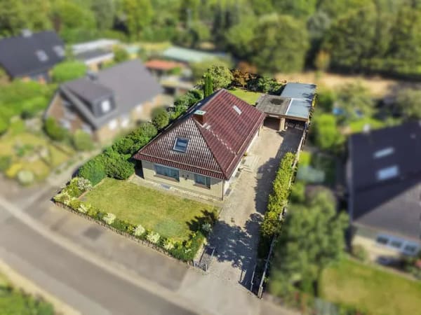 Immobilie in Nienborstel - Waldrandlage! Einfamilienhaus auf schönem Grundstück in Nienborstel! - Bild 0