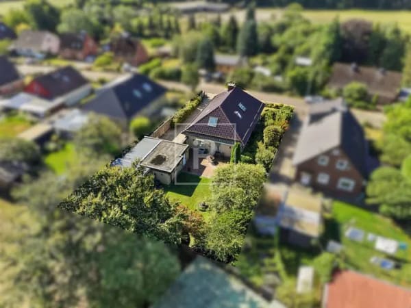 Immobilie in Nienborstel - Waldrandlage! Einfamilienhaus auf schönem Grundstück in Nienborstel! - Bild 2