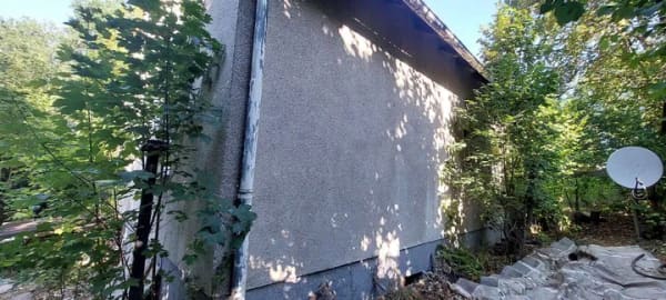 Immobilie in Leuchtenberg - Freistehendes Einfamilienhaus mit großem Grundstück und grün eingewachsen ohne Einsicht von Nachbarn in Döllnitz zu verkaufen. - Bild 1