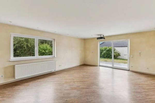 Immobilie in Ehringshausen - Moderne Immobilie mit großem Platzangebot - Bild 1