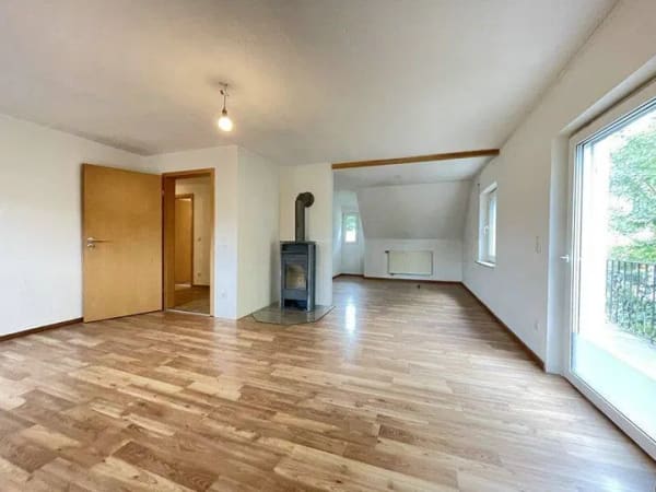 Immobilie in Hartenstein - 3 Wohnungen, 2 davon saniert & alle frei: Vielseitiges 3-Familienhaus in idyllischer Lage von Velden - Bild 3