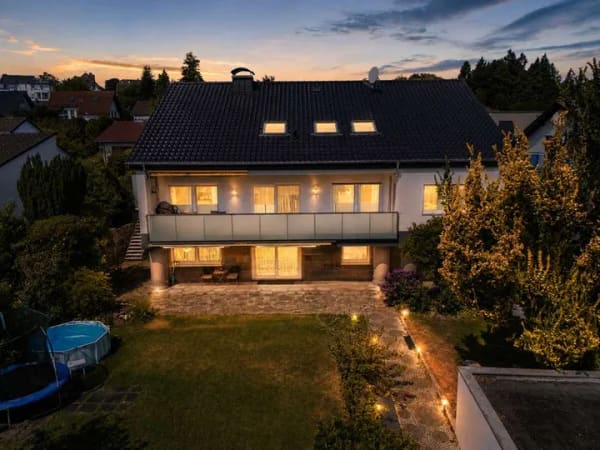 Immobilie in Rengsdorf - Bestlage im Grünen - Großzügiges Haus  für die ganze Familie - Bild 0
