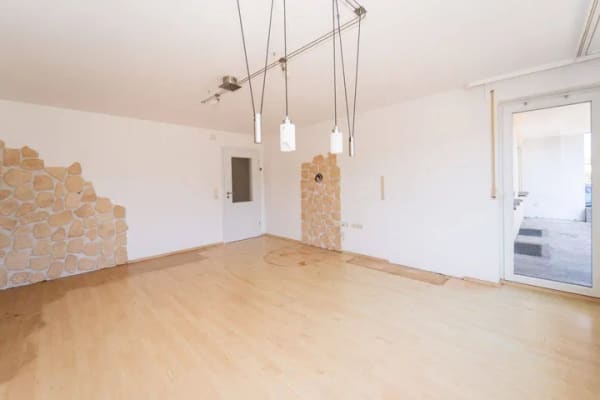 Immobilie in Albbruck - modernisierte EG-Wohnung in 2-Familienhaus - 4 Zimmer, Gartengrundstück, Speicher und Doppelgarage - Bild 3