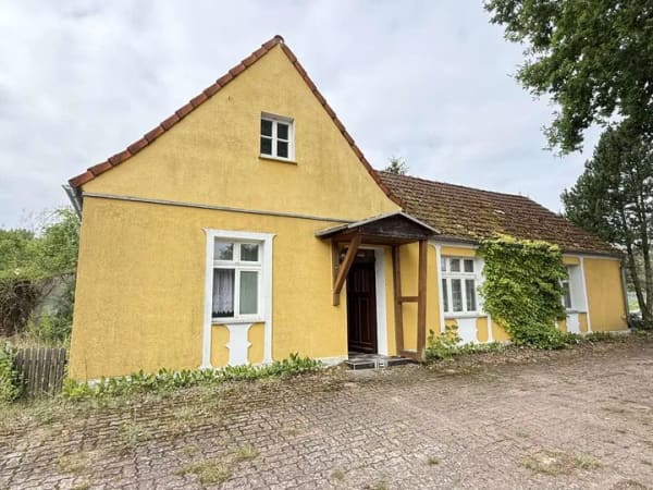Immobilie in Gardelegen - SEHR RUHIG WOHNEN im GRÜNEN ! ! ! - Bild 0