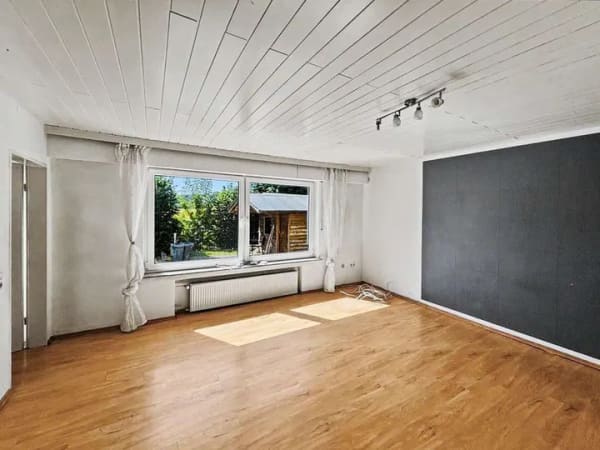 Immobilie in Kalletal - Geräumiges Mehrfamilienhaus in toller Lage von Kalletal-Westorf - Bild 2
