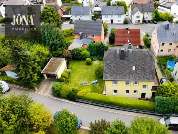 Immobilie in Marktleugast - Toll geschnittenes Zweifamilienhaus mit ausgebautem Dachgeschoss - Bild 0
