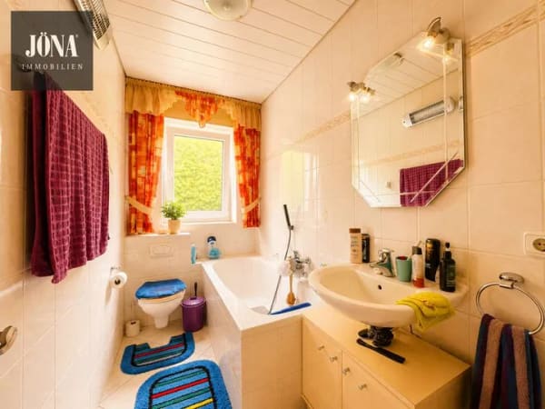 Immobilie in Marktleugast - Toll geschnittenes Zweifamilienhaus mit ausgebautem Dachgeschoss - Bild 4