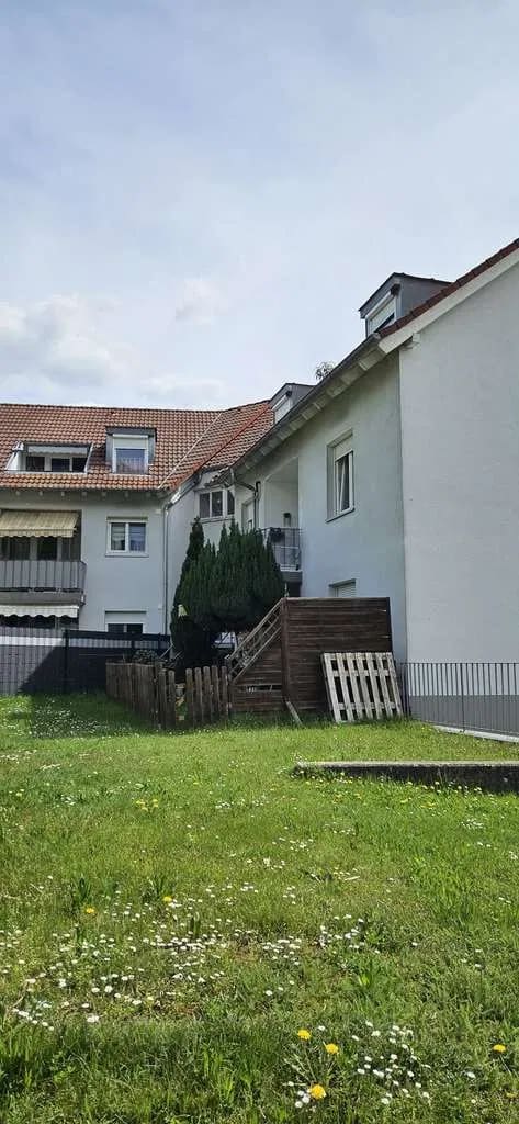 Immobilie in Schopfheim - Helle 2,5-Zimmer-Dachgeschosswohnung (80 m²) mit Loggia und TG-Stellplatz in Schopfheim- Fahrnau - Bild 2