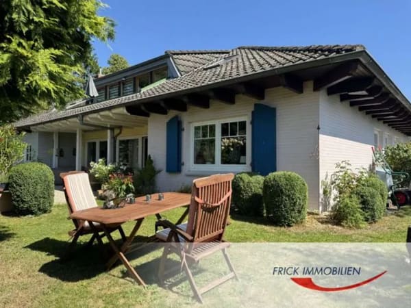 Immobilie in Schönwalde am Bungsberg - Schönwalde a.B. - Walmdachbungalow mit Einliegerwohnung - Bild 0