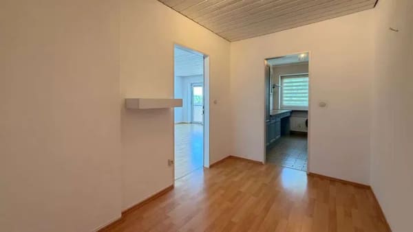 Immobilie in Glonn - Sofort bezugsfreie 3-Zimmer-Wohnung mit TG in Glonn - Bild 3