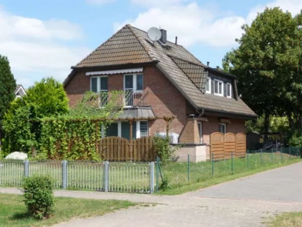 Immobilie in Sukow - +++ CHARMANTES EINFAMILIENHAUS IM ERWEITERTEM SPECKGÜRTEL VON SCHWERIN +++ - Bild 0