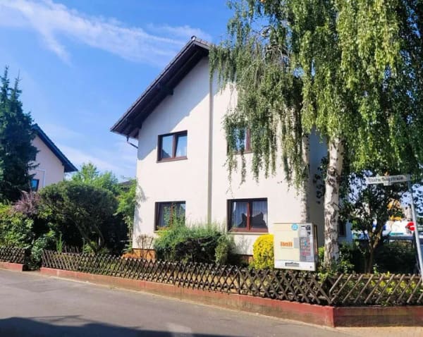 Immobilie in Hennef (Sieg) - Hennef-Top Lage! Einfamilienhaus mit Potenzial; sofort verfügbar! - Bild 1