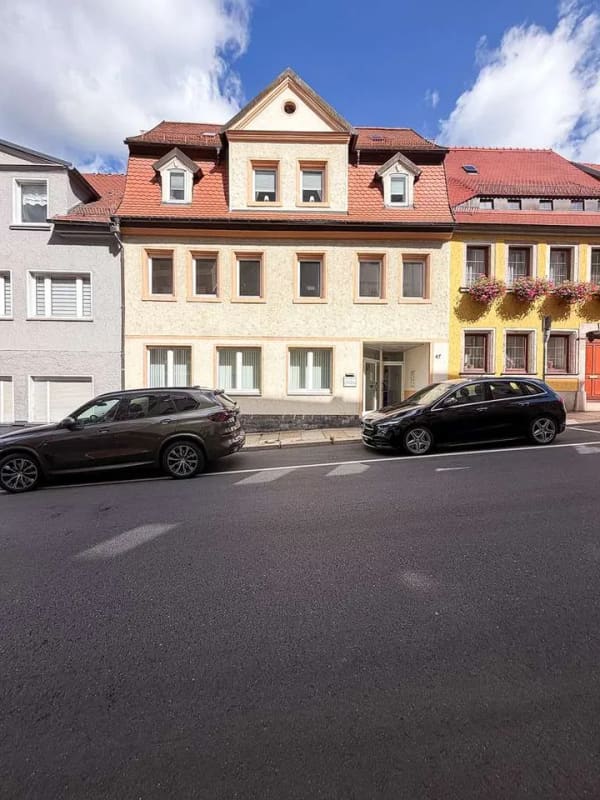 Immobilie in Hohenstein-Ernstthal - Attraktives Mehrfamilienhaus mit großzügiger Gewerbeeinheit in zentraler Lage - Bild 0
