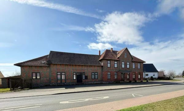 Immobilie in Schloßvippach - Sanierungsbedürftiges Mehrfamilienhaus mit Entwicklungspotenzial - Bild 0