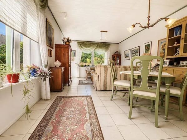 Immobilie in Nickenich - Ein Zuhause zum Wohlfühlen - Wohnhaus mit Garten und Nebengebäude - Bild 3