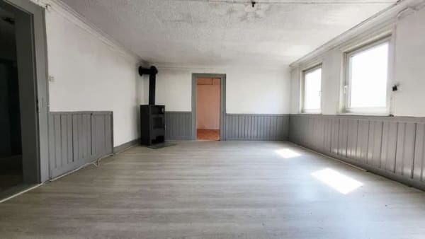 Immobilie in Eberdingen - Denkmalgeschütztes Einfamilienhaus mit Scheune und Schuppen - Bild 1