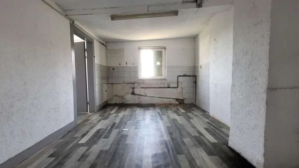 Immobilie in Eberdingen - Denkmalgeschütztes Einfamilienhaus mit Scheune und Schuppen - Bild 2