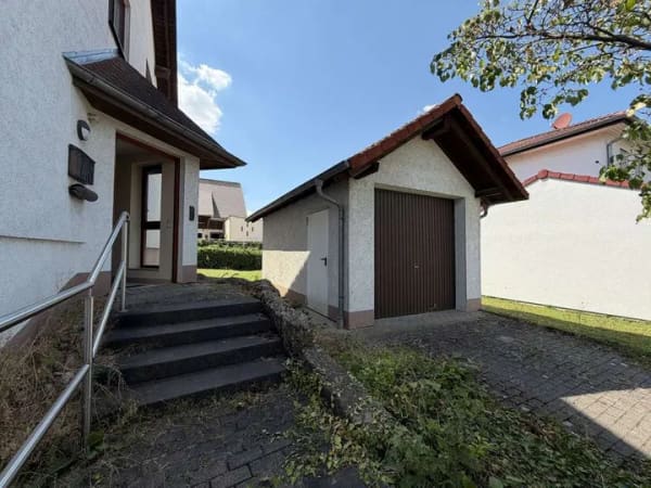 Immobilie in Zuzenhausen - Attraktives EFH mit ELW im Dachgeschoss und tollem Grundstück! - Bild 1