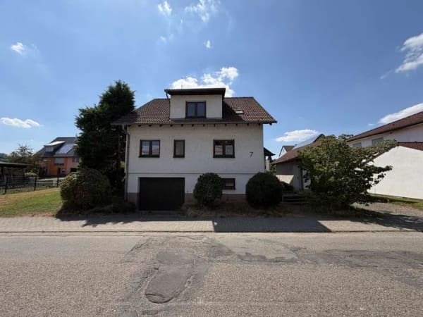 Immobilie in Zuzenhausen - Attraktives EFH mit ELW im Dachgeschoss und tollem Grundstück! - Bild 2