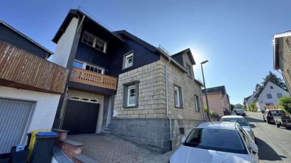 Immobilie in Kempenich - Kompaktes Einfamilienhaus mit Garage in zentraler Lage - Bild 0