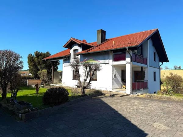 Immobilie in Ortenburg - 5 in 1: Modernes Wohnhaus mit Scheune, Garage/Werkstatt, Blockhaus und Ackerflächen - Bild 1