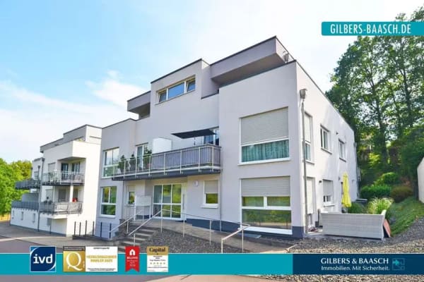 Immobilie in Pluwig - Pluwig: Moderne Penthousewohnung mit Dachterrasse, zwei Tiefgaragenparkplätze und toller Aussicht - Bild 0