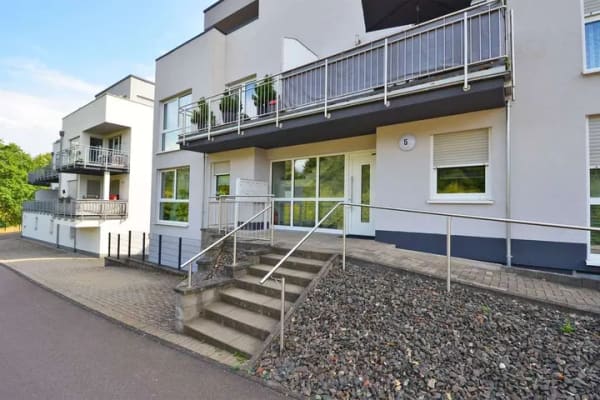 Immobilie in Pluwig - Pluwig: Moderne Penthousewohnung mit Dachterrasse, zwei Tiefgaragenparkplätze und toller Aussicht - Bild 1