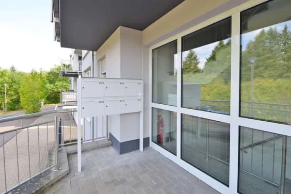 Immobilie in Pluwig - Pluwig: Moderne Penthousewohnung mit Dachterrasse, zwei Tiefgaragenparkplätze und toller Aussicht - Bild 2