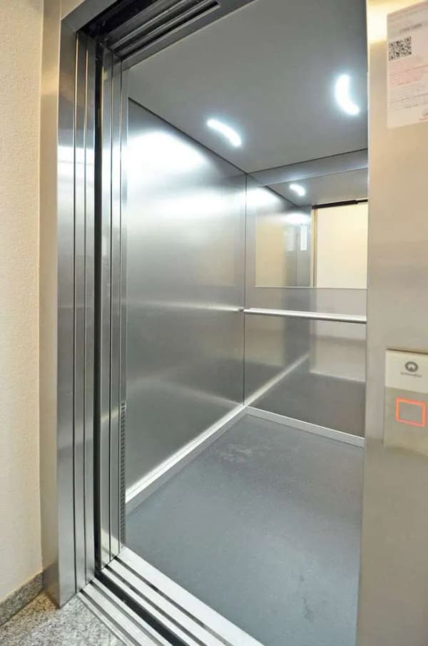 Immobilie in Pluwig - Pluwig: Moderne Penthousewohnung mit Dachterrasse, zwei Tiefgaragenparkplätze und toller Aussicht - Bild 3