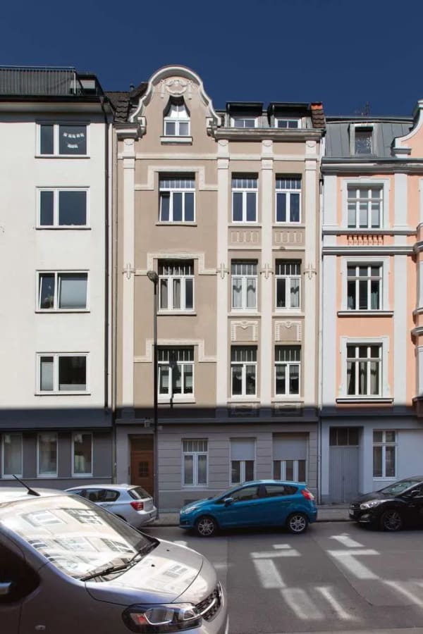 Immobilie in Aachen - Attraktive 1-Zimmer-Wohnung in zentraler Aachener Wohnlage – vollständig renoviert - Bild 1