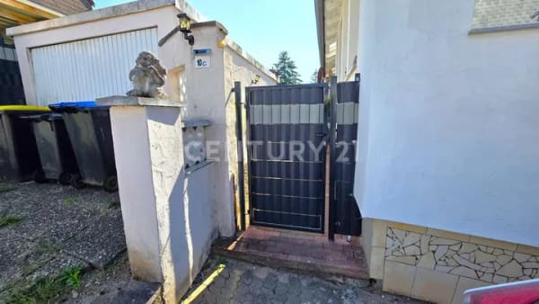 Immobilie in Friedrichsthal - Neuwertiges großes Einfamilienhaus mit zusätzl. großer Eigentumswohnung in Friedrichsthal - Bild 1
