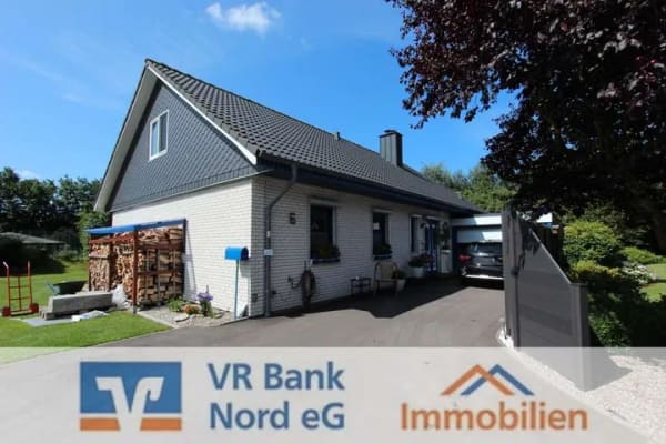 Immobilie in Sprakebüll - Bevorzugtes Wohnen zur ebenen Erde in Sackgassenendlage - EFH mit Garage, Wärmepumpe und PV-Anlage - Bild 0