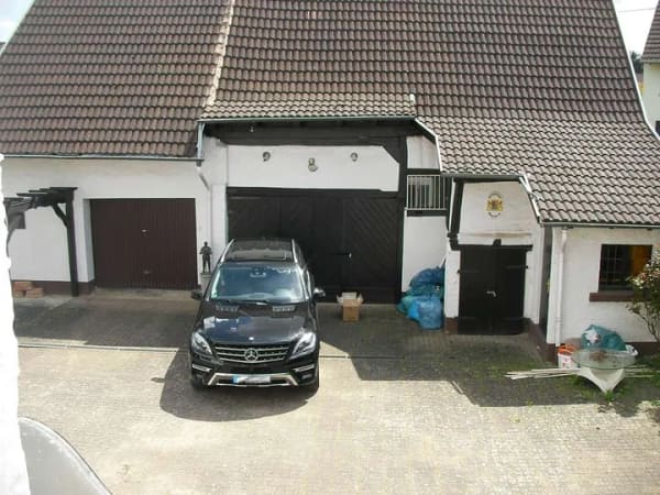 Immobilie in Langenlonsheim - Ein echtes Einzelstück: Gartenparadies mit Pool, Terrassen, Scheune & Garage, Wohnhaus mit 2 Wohnei - Bild 4
