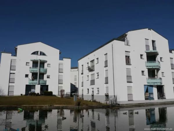 Immobilie in Engen - Frisch renovierte, bezugsfreie 4-Zimmer-Erdgeschosswohnung mit Terrasse und Tiefgaragenstellplatz - Bild 1