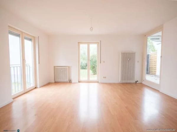 Immobilie in Engen - Frisch renovierte, bezugsfreie 4-Zimmer-Erdgeschosswohnung mit Terrasse und Tiefgaragenstellplatz - Bild 3