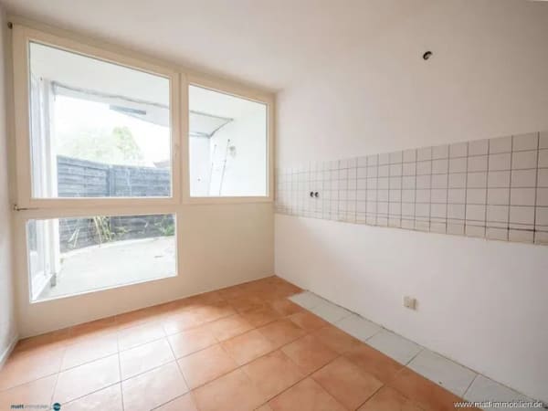 Immobilie in Engen - Frisch renovierte, bezugsfreie 4-Zimmer-Erdgeschosswohnung mit Terrasse und Tiefgaragenstellplatz - Bild 4
