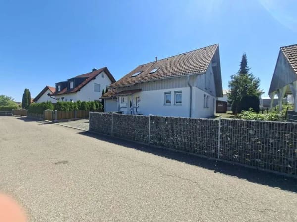 Immobilie in Syrgenstein - Familienglück mit Charme - Gepflegtes Einfamilienhaus mit großzügigem Garten und Garage - Bild 1
