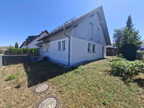 Immobilie in Syrgenstein - Familienglück mit Charme - Gepflegtes Einfamilienhaus mit großzügigem Garten und Garage - Bild 2