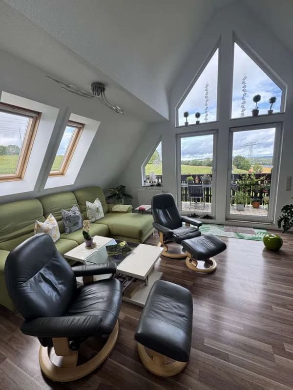 Immobilie in Scheibenberg - Toplage ! schicke 2 Zi Dachgeschossmaisonette & extra 33 m² Hobbyappartement, gr. Balkon - Bild 0