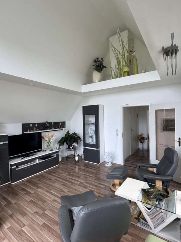 Immobilie in Scheibenberg - Toplage ! schicke 2 Zi Dachgeschossmaisonette & extra 33 m² Hobbyappartement, gr. Balkon - Bild 2