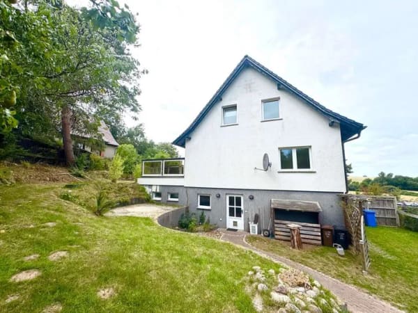 Immobilie in Bergen auf Rügen - Zwei Wohnhäuser auf großzügigem Grundstück – naturnah vor den Toren Bergens - Bild 2