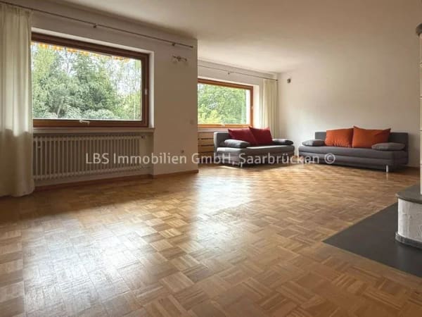 Immobilie in Marpingen - Einfamilienhaus mit Einliegerwohnung, Garage und großem Garten in verkehrsberuhigter Umgebung - Bild 2
