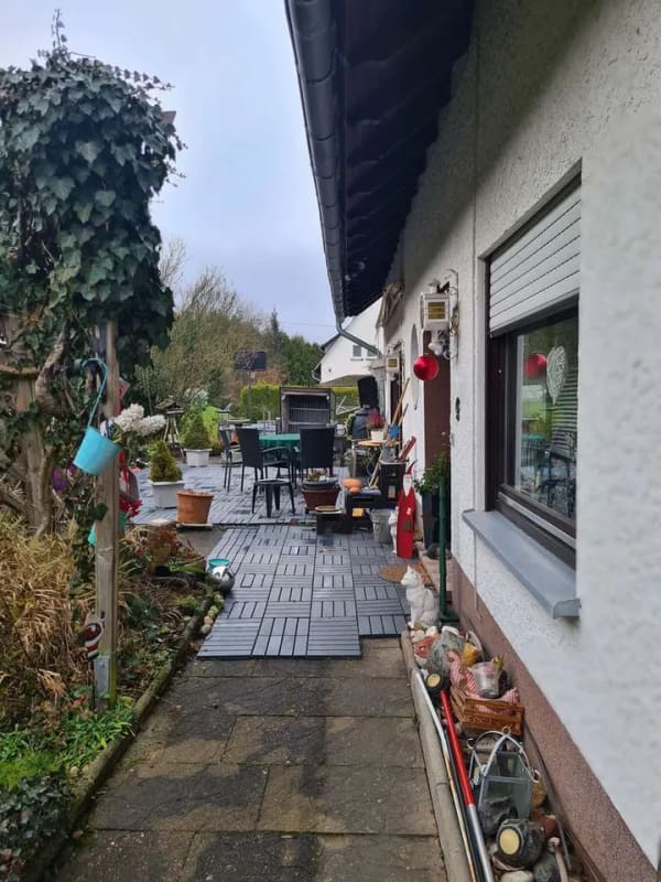 Immobilie in Scheuerfeld - Viel Platz in Scheuerfeld: Großzügiges Einfamilienhaus - Bild 2