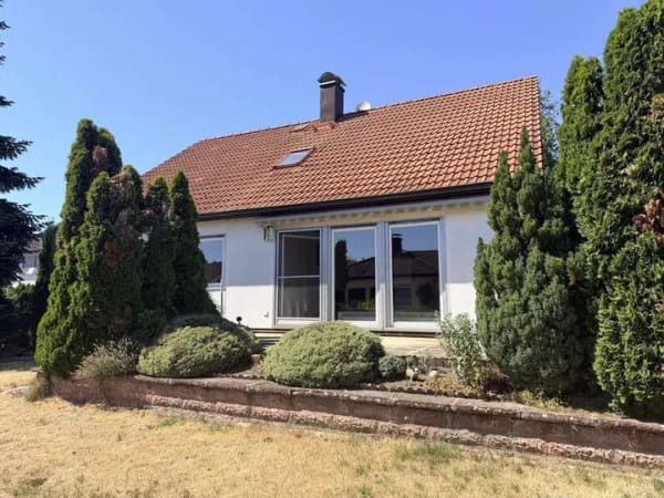 Immobilie in Rheinmünster - Ein Haus voller Möglichkeiten - bereit für Ihre Ideen - Bild 2