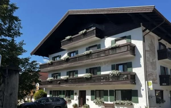 Immobilie in Reit im Winkl - ZAUBERHAFTE, SONNIGE, RENOVIERTE 3-ZIMMER-WOHNUNG MIT BERGBLICK - Bild 0