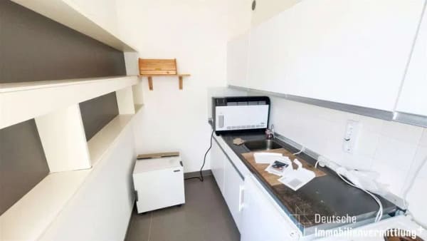 Immobilie in Ludwigshafen am Rhein - Für Selbstnutzer oder Kapitalanleger: Zwei-Zimmer-Wohnung mit Loggia, Tiefgarage und Keller - Bild 3