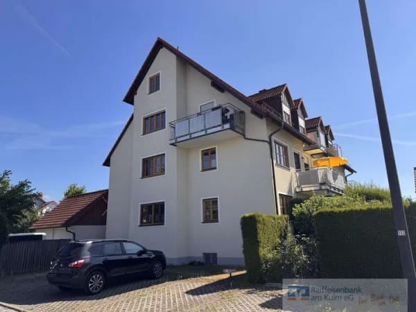 Immobilie in Speichersdorf - Charmante 3-Zimmer-Wohnung mit Balkon in Speichersdorf - Bild 0
